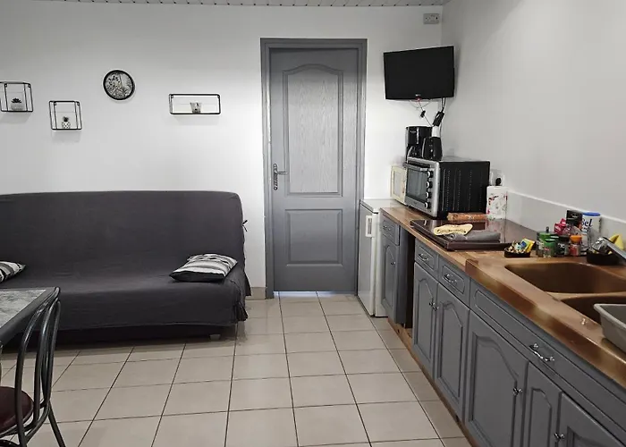 Logement Au Calme, Avec Vue Degagee
